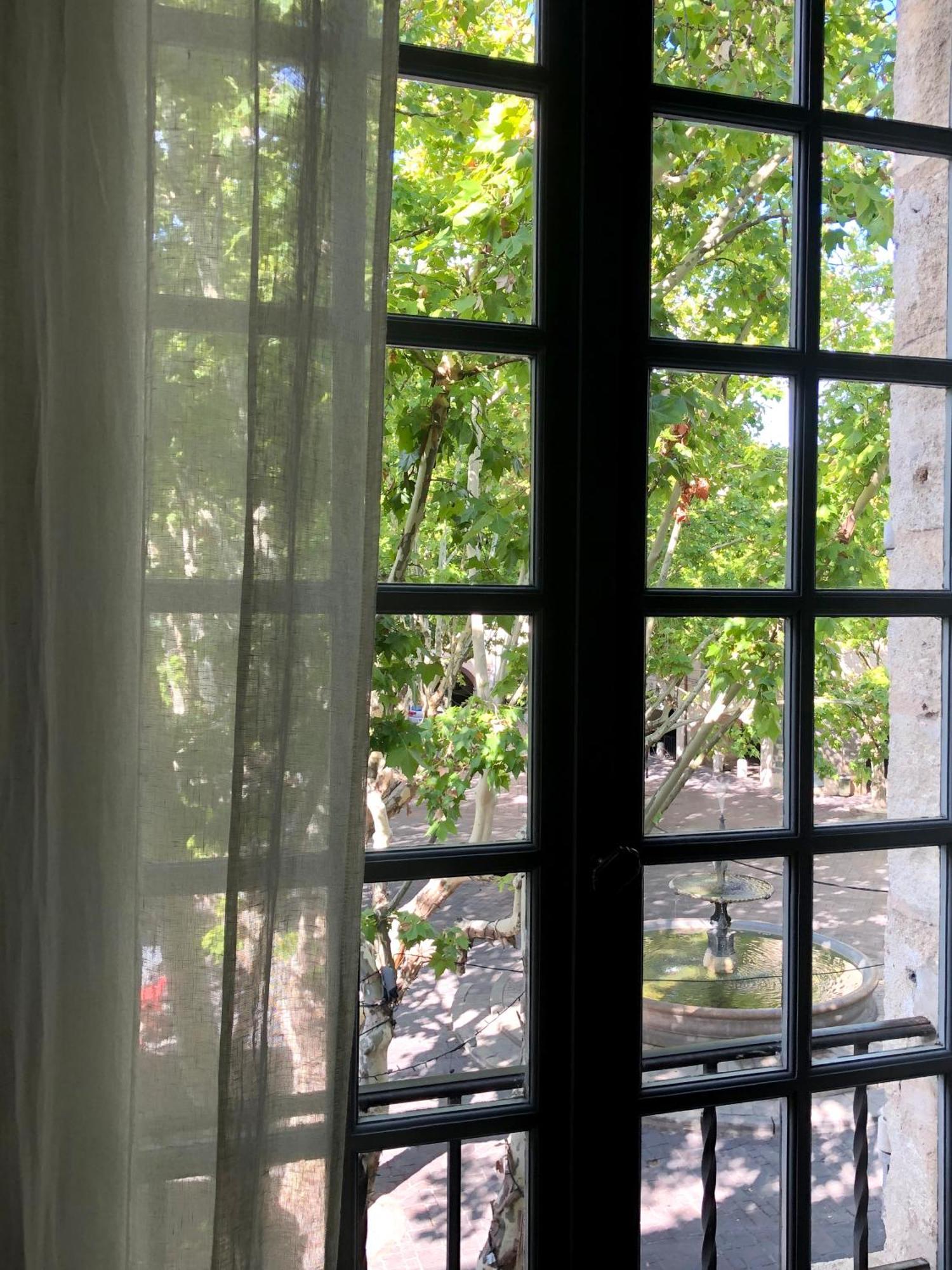 La Boheme Place Aux Herbes 위제 외부 사진